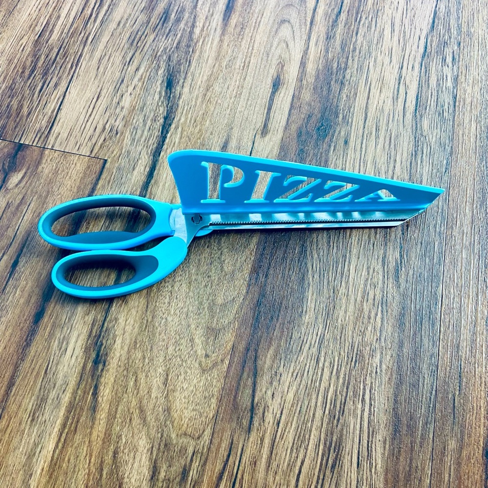 Tasty Cut n’ Serve Pizza Scissors